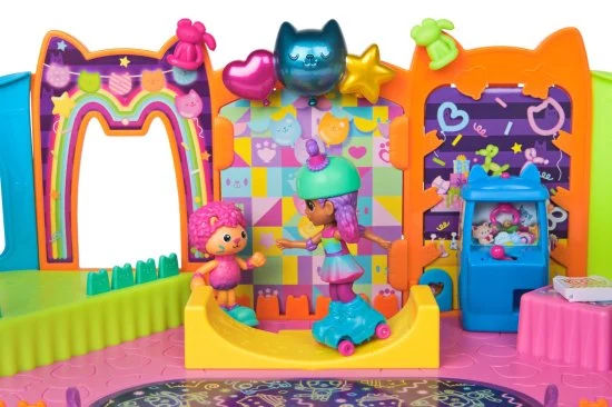 חדר מסיבות החלקה על גלגיליות של גבי | Gabby's Dollhouse – תמונה 2