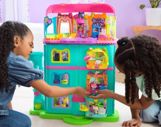 חדר מסיבות החלקה על גלגיליות של גבי | Gabby's Dollhouse – תמונה 3
